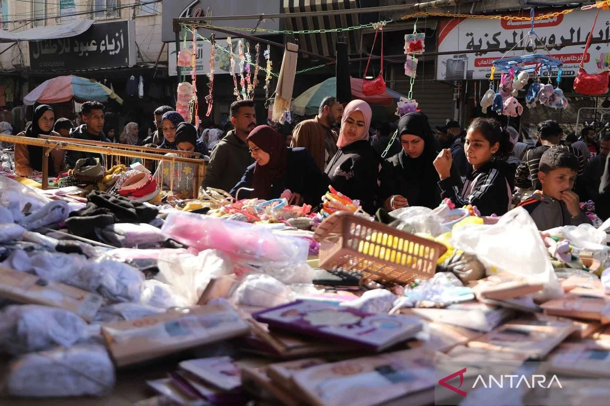 Di Tengah Nestapa Pasar Gaza Bergeliat Sambut Idul Fitri 1447 H