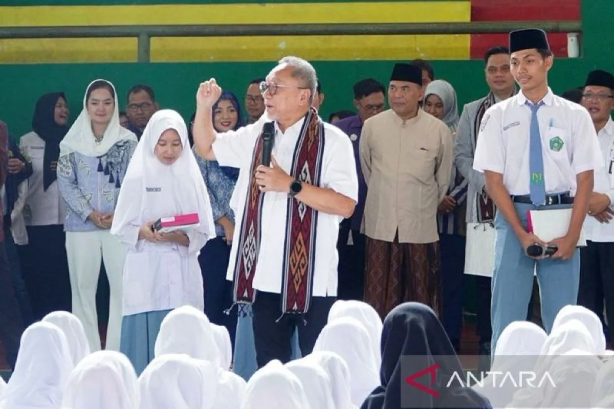 Makan Bergizi Gratis Menko Pangan Klaim Program Berjalan Sesuai Standar Gizi Nasional