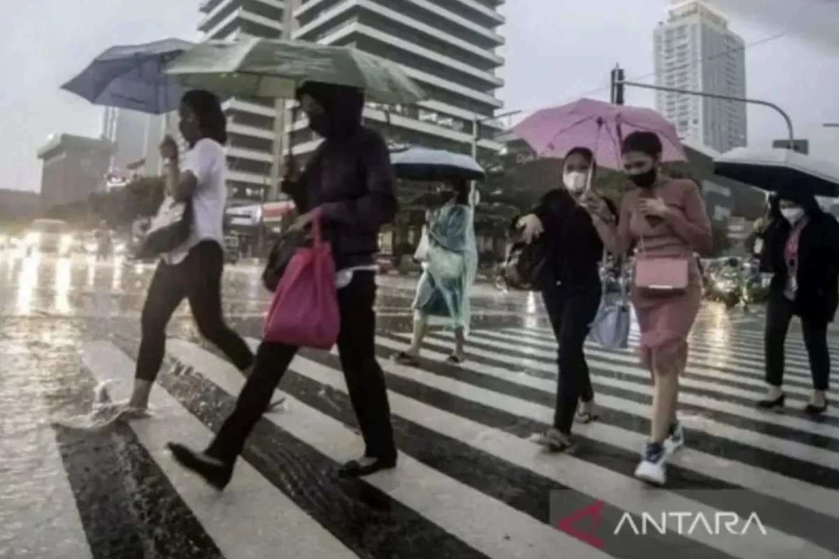 Sebagian Besar Wilayah Indonesia Diprediksi Hujan Ringan Bmkg Imbau Waspada Potensi Cuaca Ekstrem